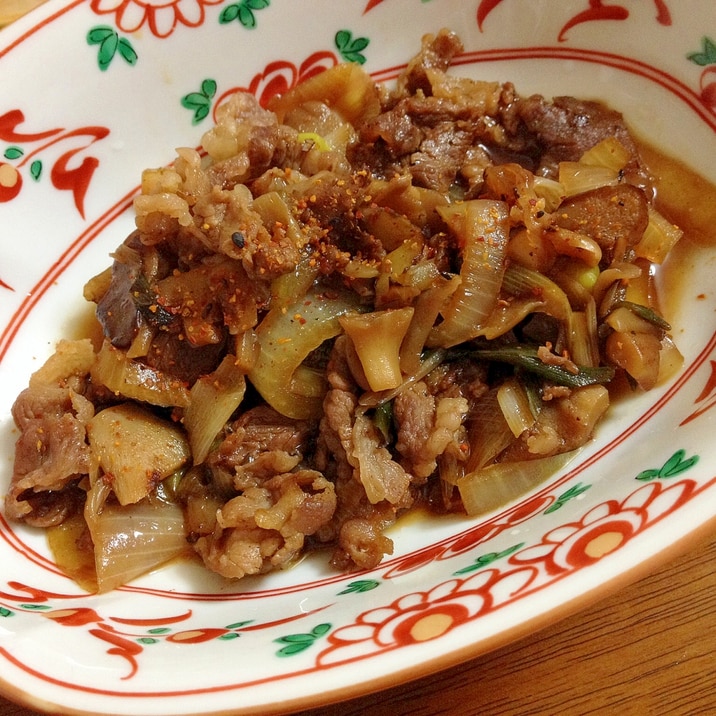 牛肉椎茸玉ねぎの七味甘辛炒め